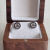 Aros Valknut plata ley 950 de 1 cm presentados en caja de madera opcional, joya artesanal simbólica con turcas firmes.