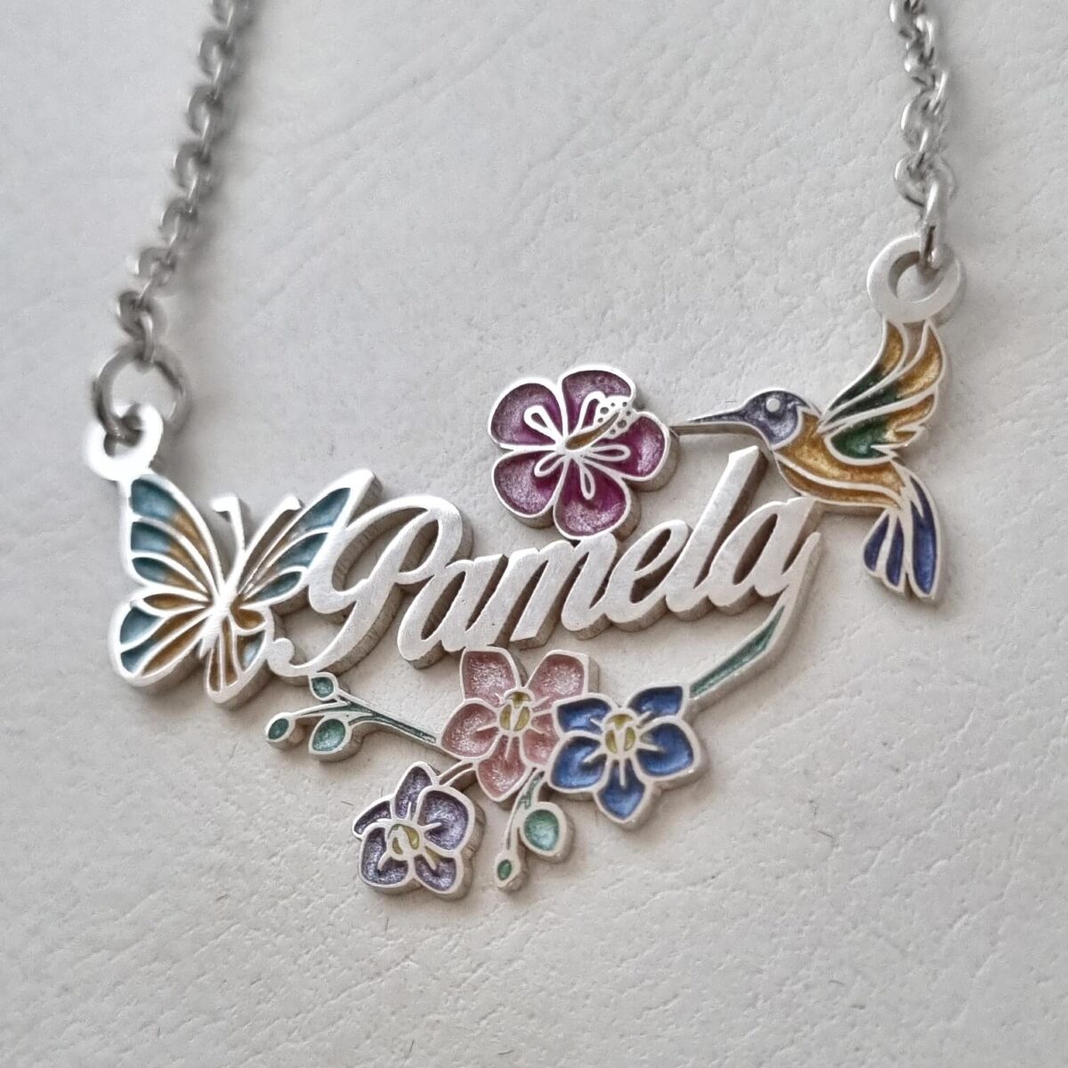 collar de plata con nombre