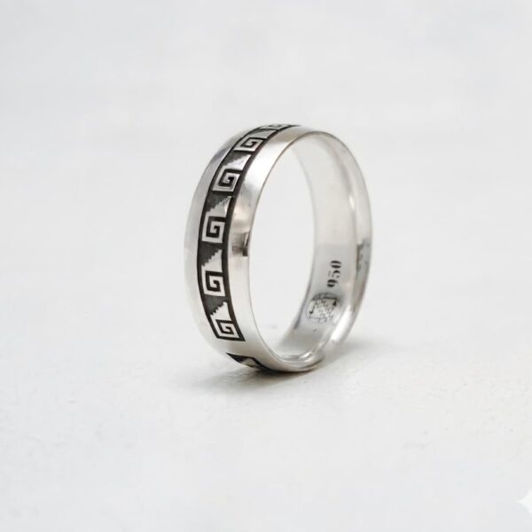 anillo plata 950 greca diaguita fondo blanco